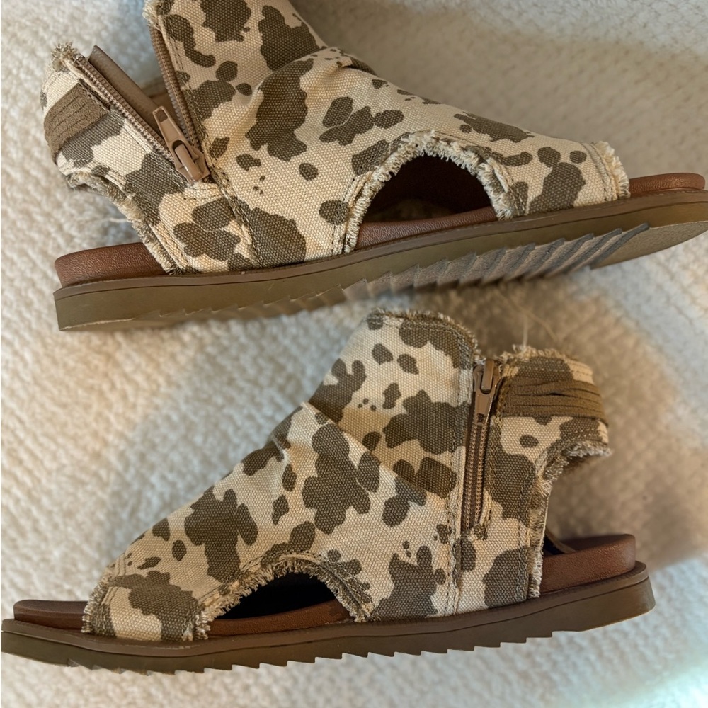 Stylish Camouflage Open-Toe Sandals